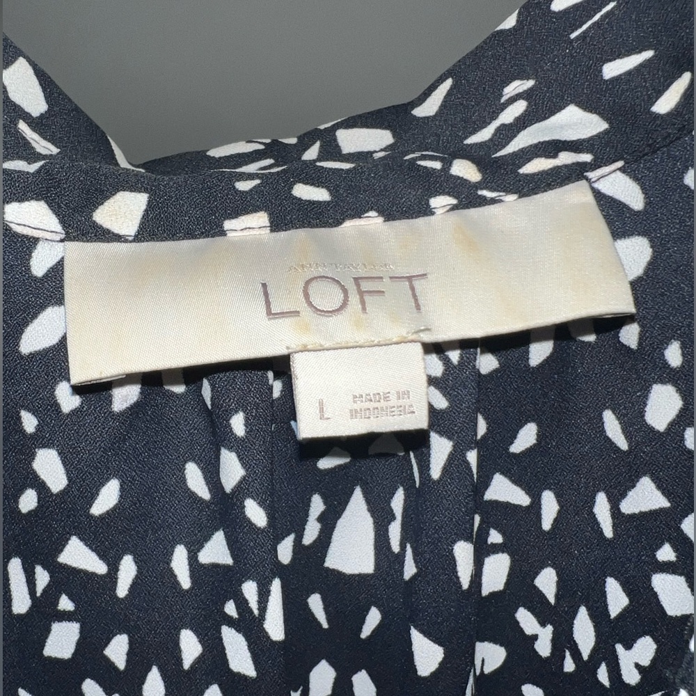 Ladies Loft size large black/white collared blouse